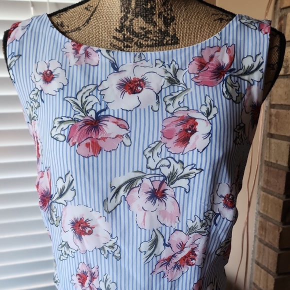 Floral Sleeveless Dress - Blue and Pink - Picture 2 of 10